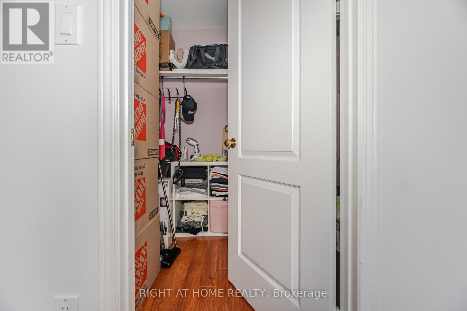 B18 - 108 Finch Ave W Avenue, Toronto (Newtonbrook West), Ontario  M2N 6W6 - Photo 19 - C12388476