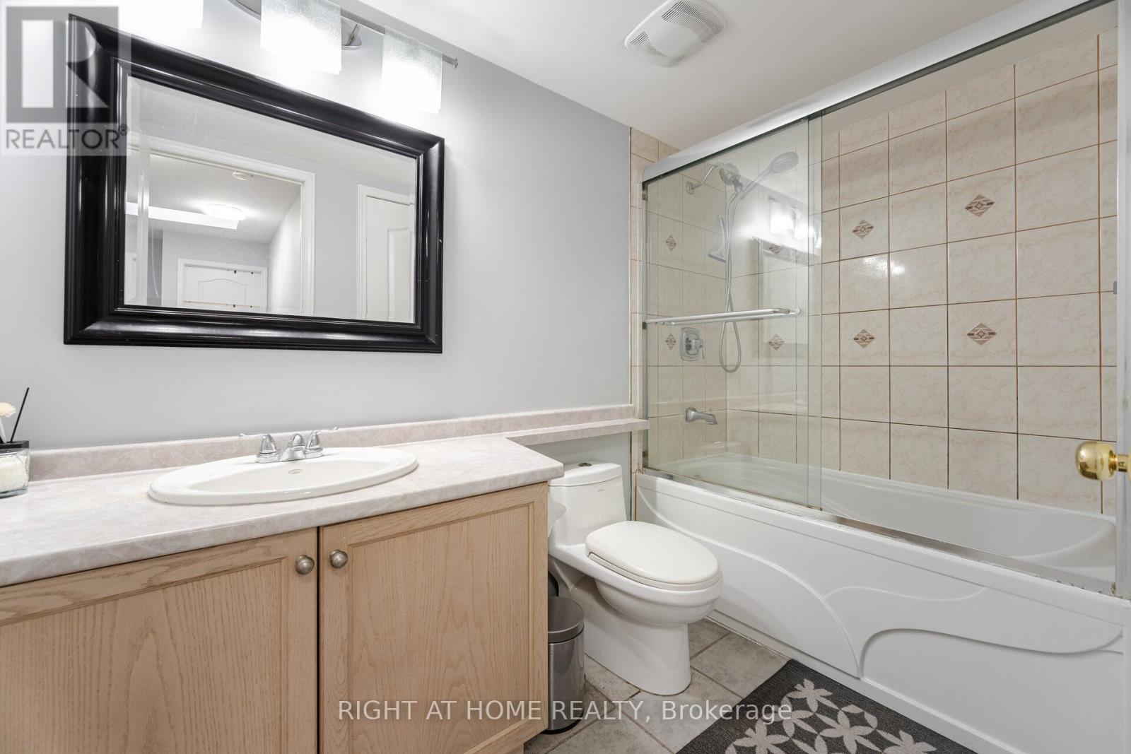 B18 - 108 Finch Ave W Avenue, Toronto (Newtonbrook West), Ontario  M2N 6W6 - Photo 24 - C12388476