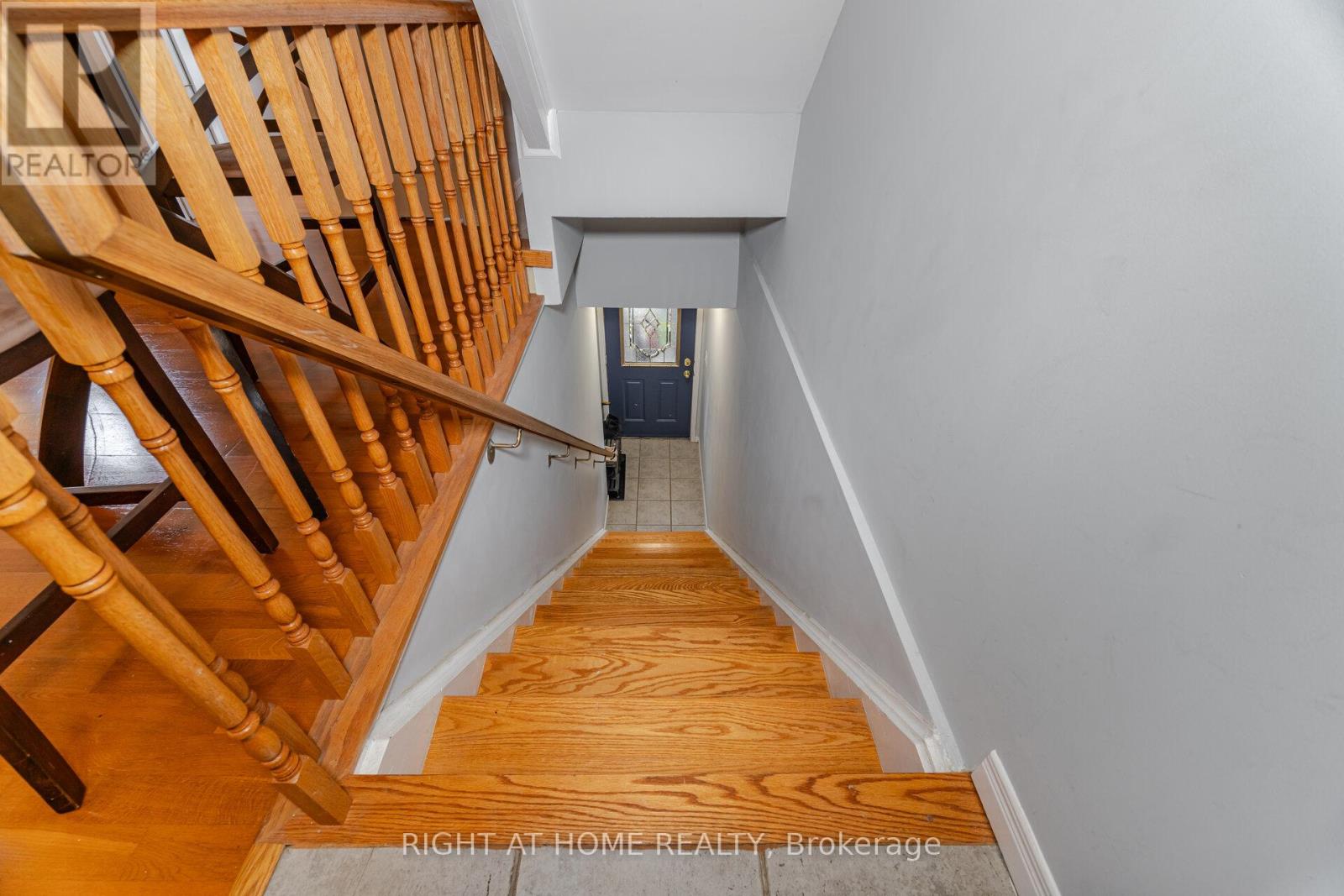 B18 - 108 Finch Ave W Avenue, Toronto (Newtonbrook West), Ontario  M2N 6W6 - Photo 3 - C12388476