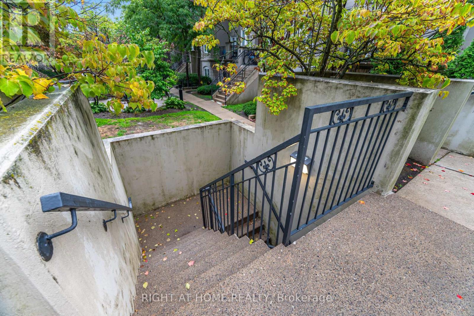 B18 - 108 Finch Ave W Avenue, Toronto (Newtonbrook West), Ontario  M2N 6W6 - Photo 40 - C12388476