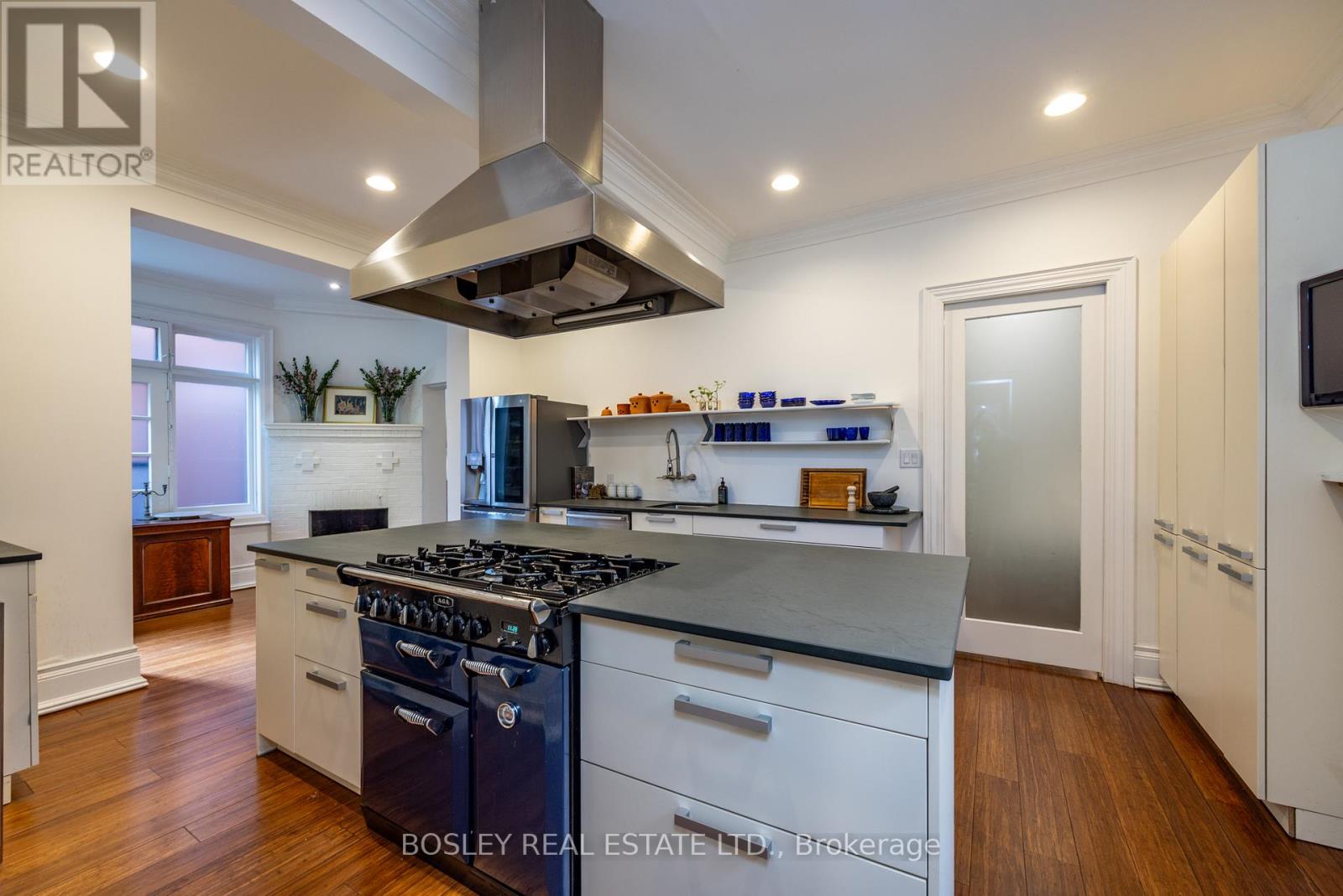 135 Madison Avenue, Toronto, Ontario  M5R 2S3 - Photo 17 - C12388547