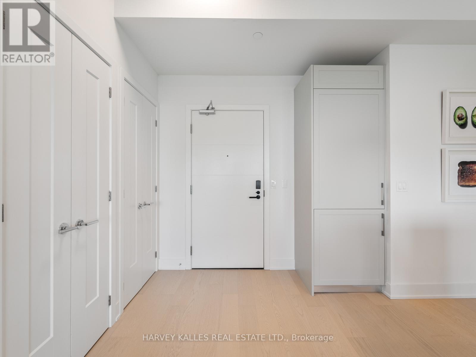 1003 - 8 Manor Road W, Toronto, Ontario  M4S 2A5 - Photo 7 - C12388552