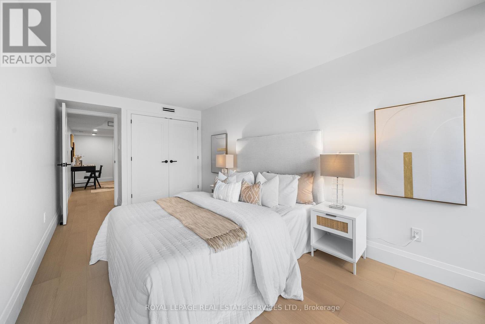 329 - 40 Oaklands Avenue, Toronto, Ontario  M4V 2Z3 - Photo 16 - C12388590