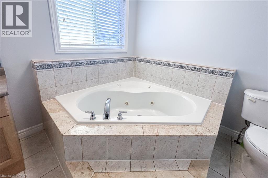 172 Lorenzo Drive, Hamilton, Ontario  L9A 0A2 - Photo 38 - 40767103