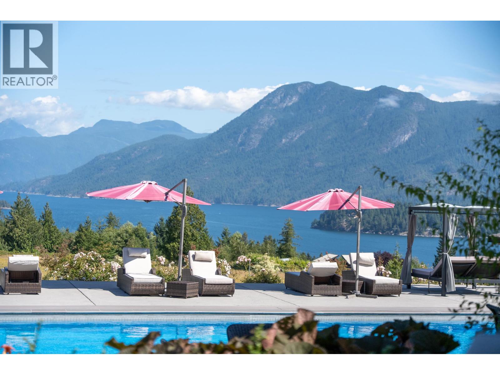 6316 CROWSTON ROAD, Sechelt, British Columbia