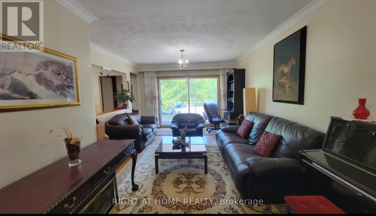 Property at 12 FAIRGLEN AVENUE image 1