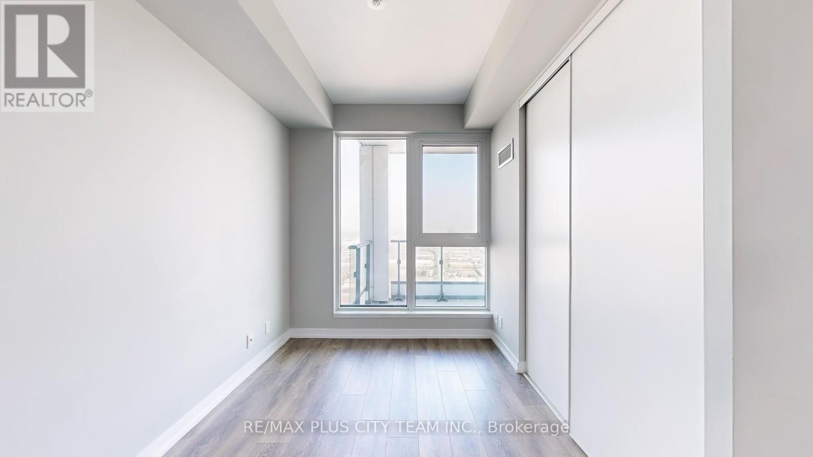 4215 - 950 Portage Parkway, Vaughan, Ontario  L4K 0J7 - Photo 12 - N12388482