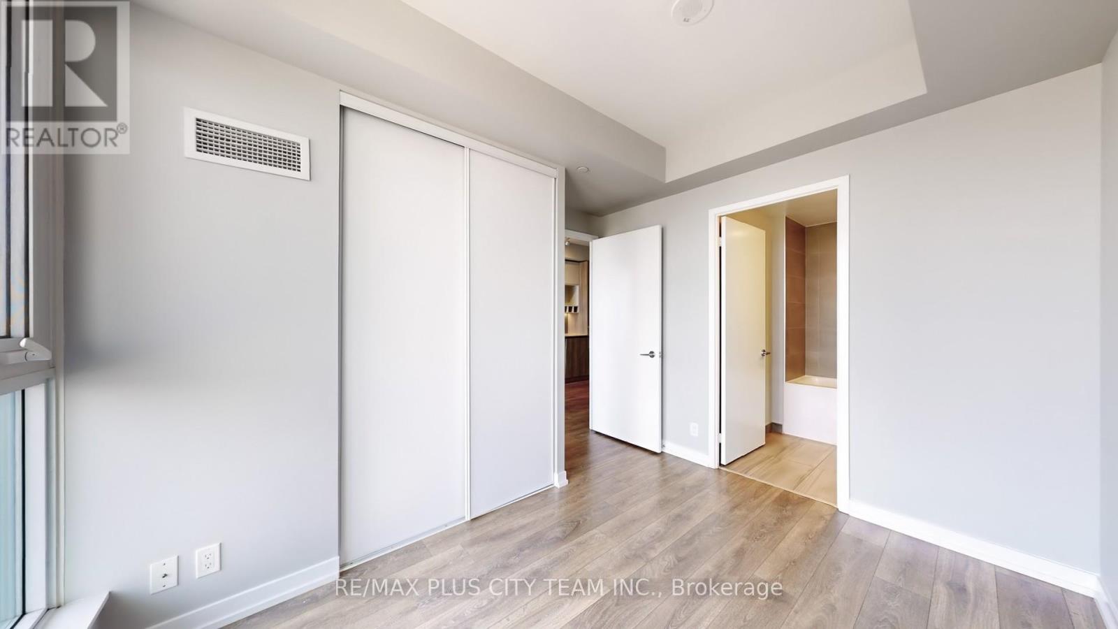 4215 - 950 Portage Parkway, Vaughan, Ontario  L4K 0J7 - Photo 13 - N12388482