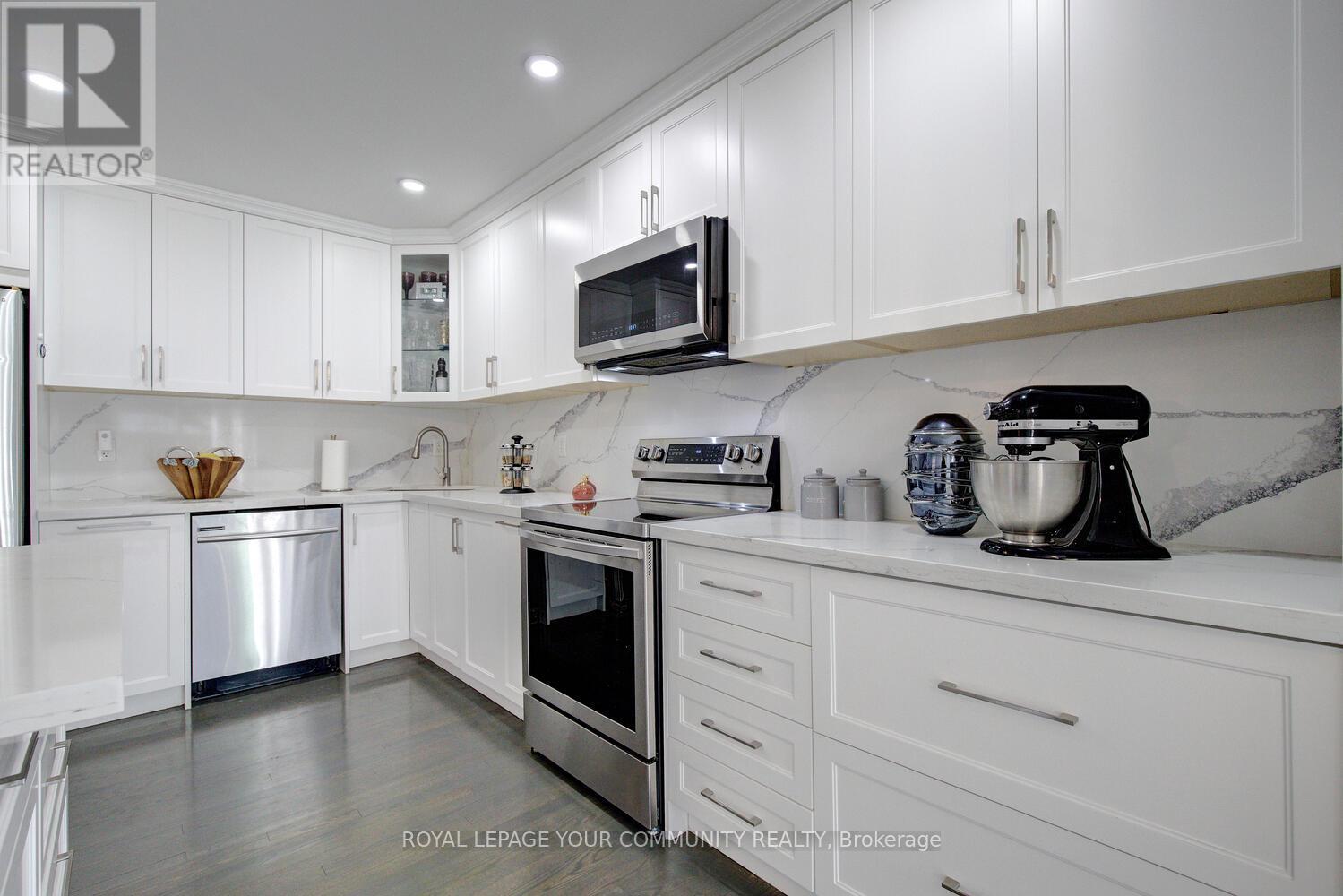 59 Kavala Street, Vaughan (Patterson), Ontario  L6A 0P6 - Photo 11 - N12388506