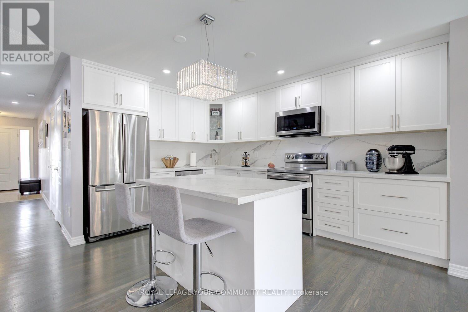 59 Kavala Street, Vaughan (Patterson), Ontario  L6A 0P6 - Photo 6 - N12388506