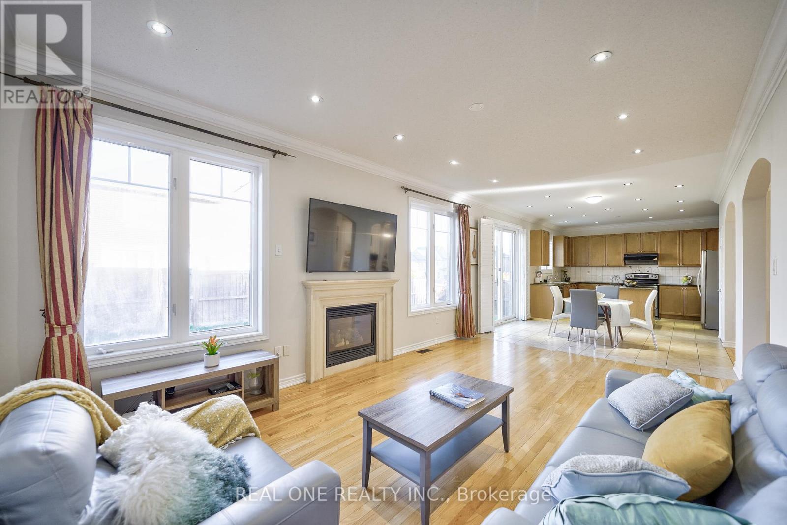 29 Seiffer Crescent, Richmond Hill, Ontario  L4E 0J1 - Photo 10 - N12388556
