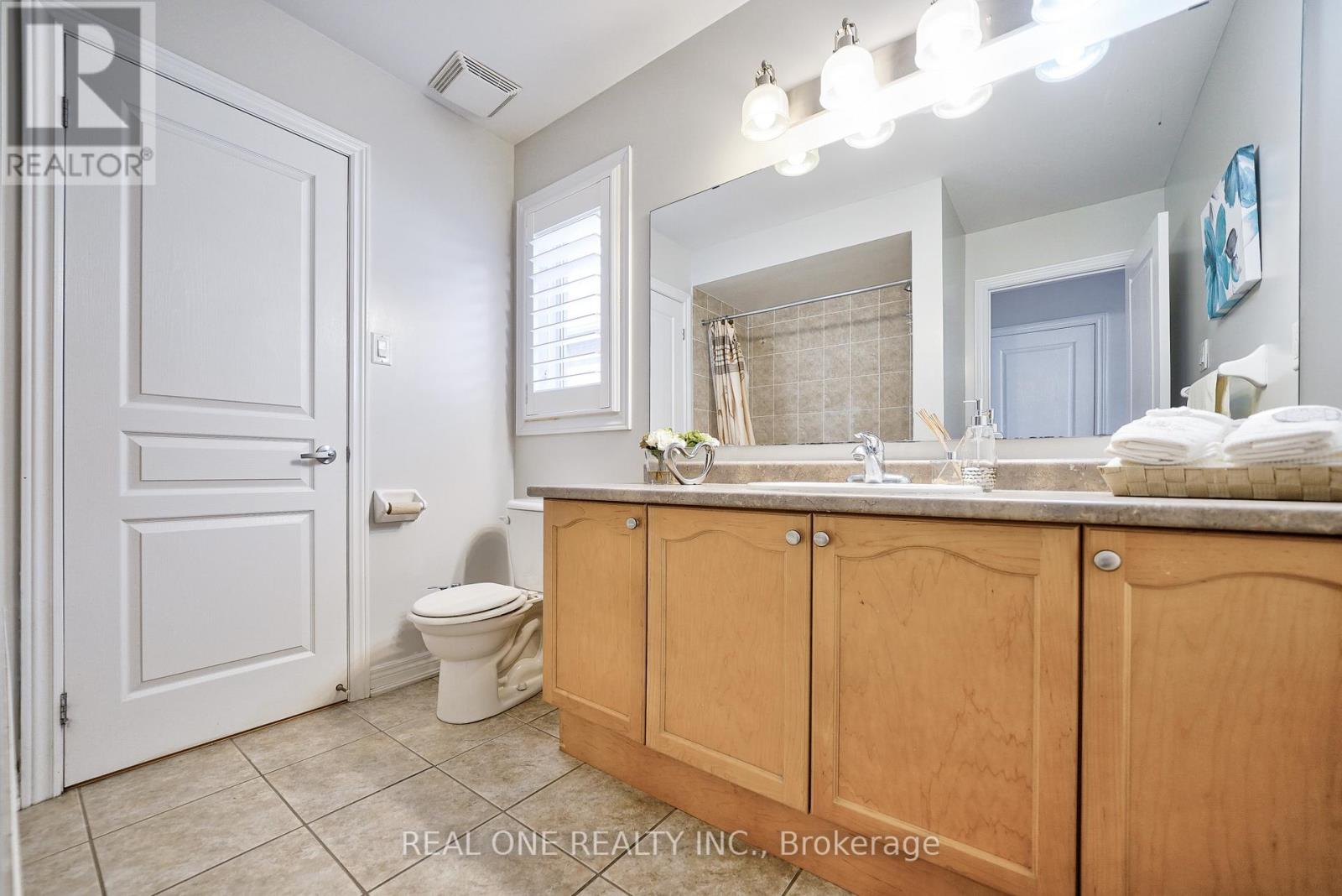 29 Seiffer Crescent, Richmond Hill, Ontario  L4E 0J1 - Photo 30 - N12388556