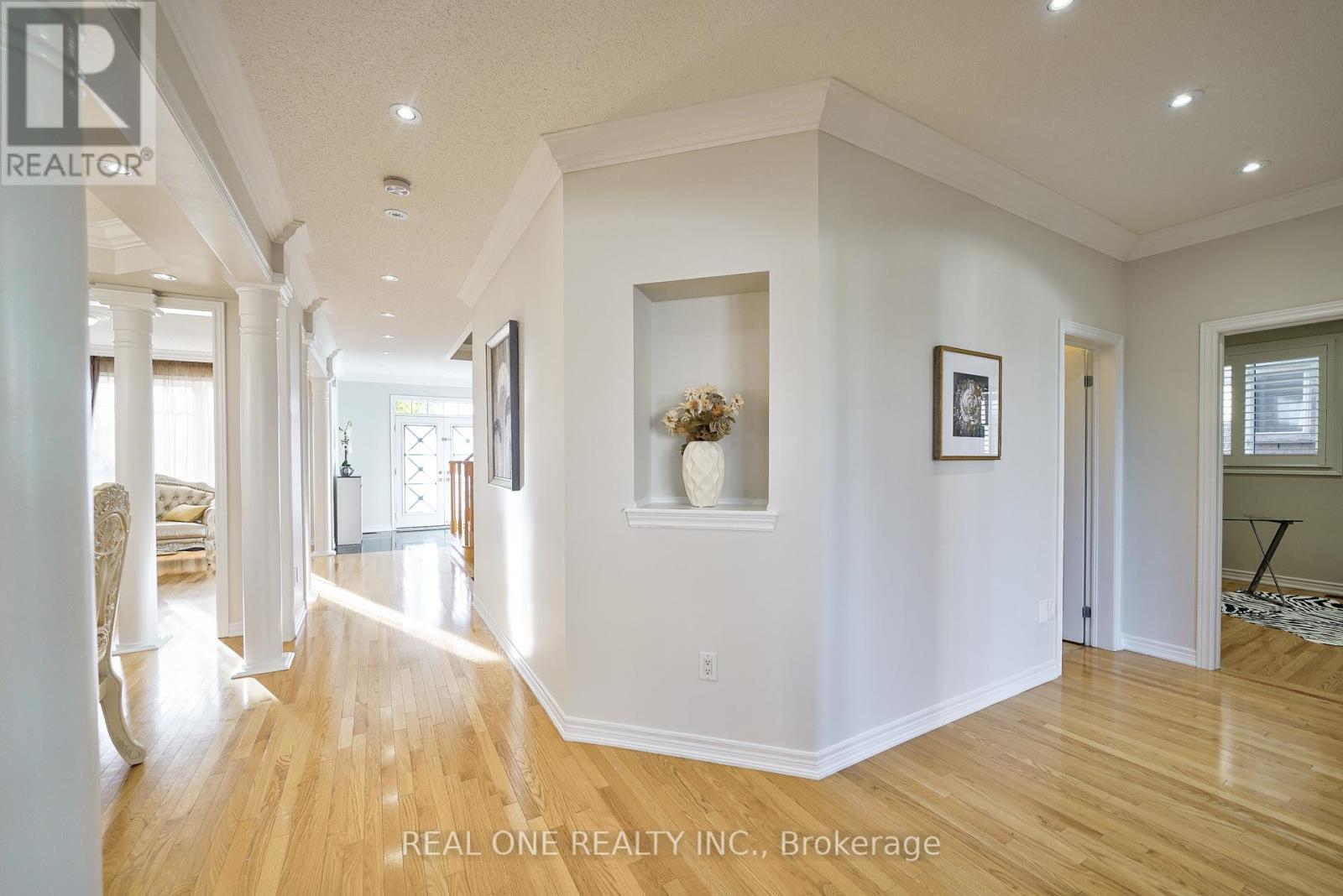 29 Seiffer Crescent, Richmond Hill, Ontario  L4E 0J1 - Photo 8 - N12388556