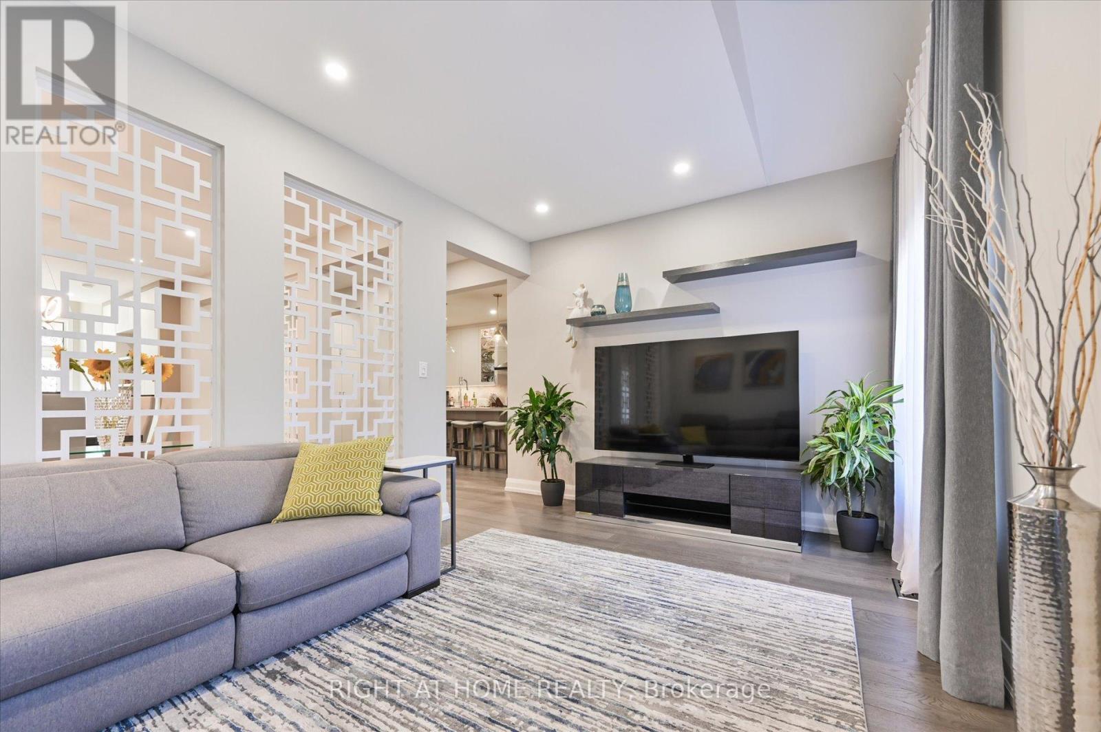 250 Rivermill Crescent, Vaughan, Ontario  L6A 0T3 - Photo 11 - N12388618