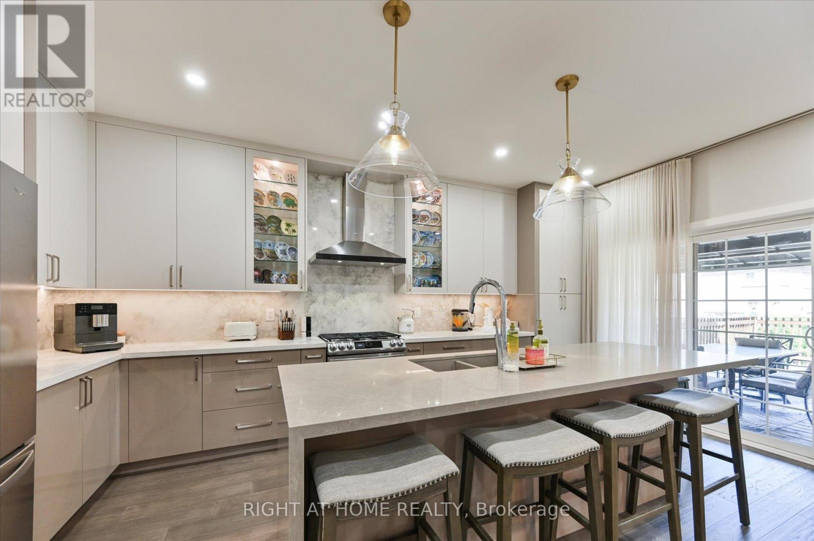 250 Rivermill Crescent, Vaughan, Ontario  L6A 0T3 - Photo 13 - N12388618