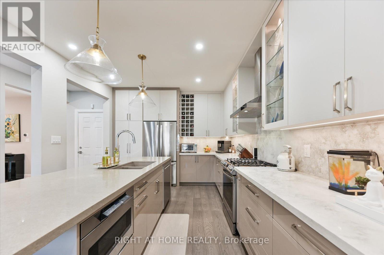 250 Rivermill Crescent, Vaughan, Ontario  L6A 0T3 - Photo 15 - N12388618