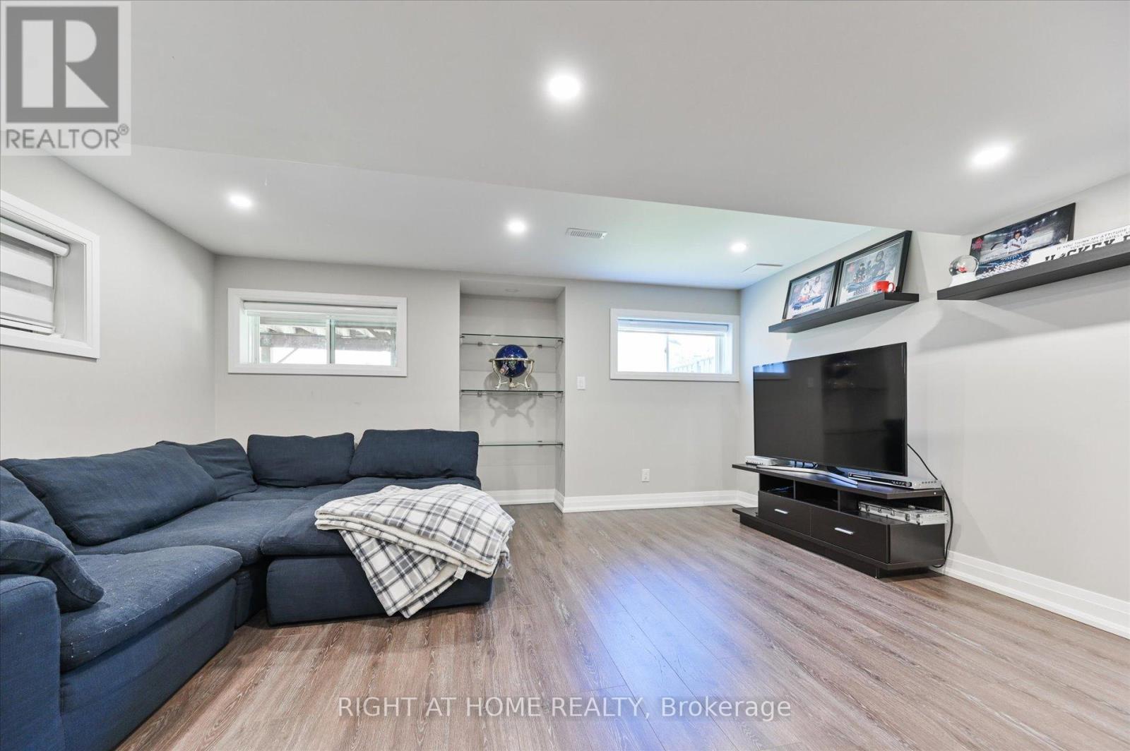 250 Rivermill Crescent, Vaughan, Ontario  L6A 0T3 - Photo 33 - N12388618