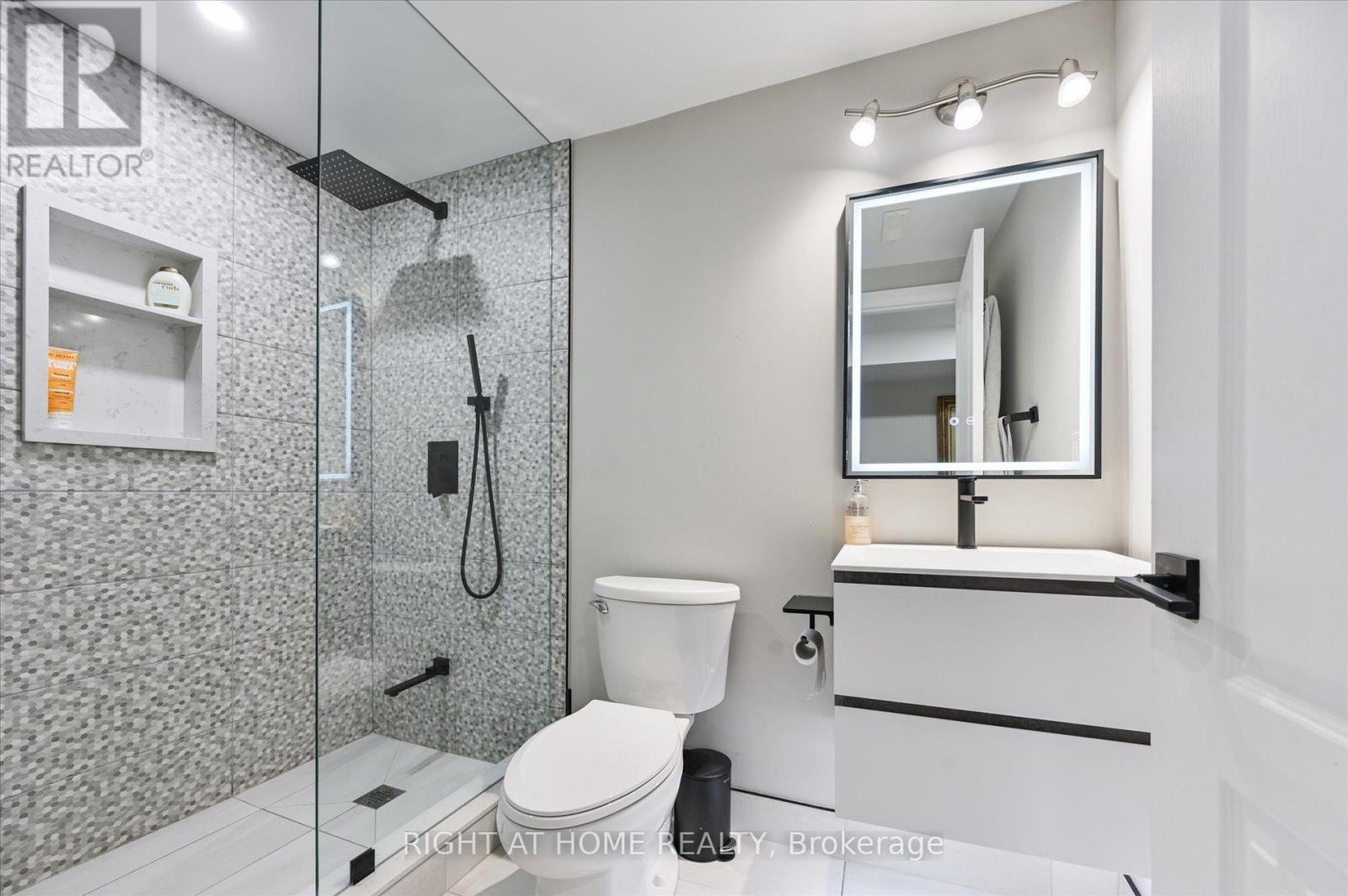 250 Rivermill Crescent, Vaughan, Ontario  L6A 0T3 - Photo 35 - N12388618