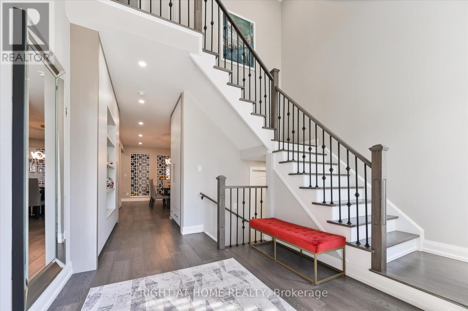 250 Rivermill Crescent, Vaughan, Ontario  L6A 0T3 - Photo 4 - N12388618