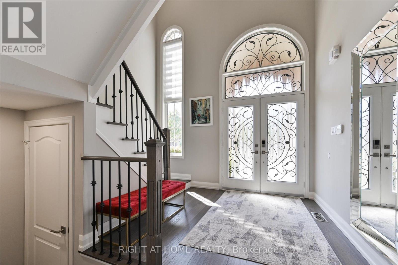 250 Rivermill Crescent, Vaughan, Ontario  L6A 0T3 - Photo 5 - N12388618