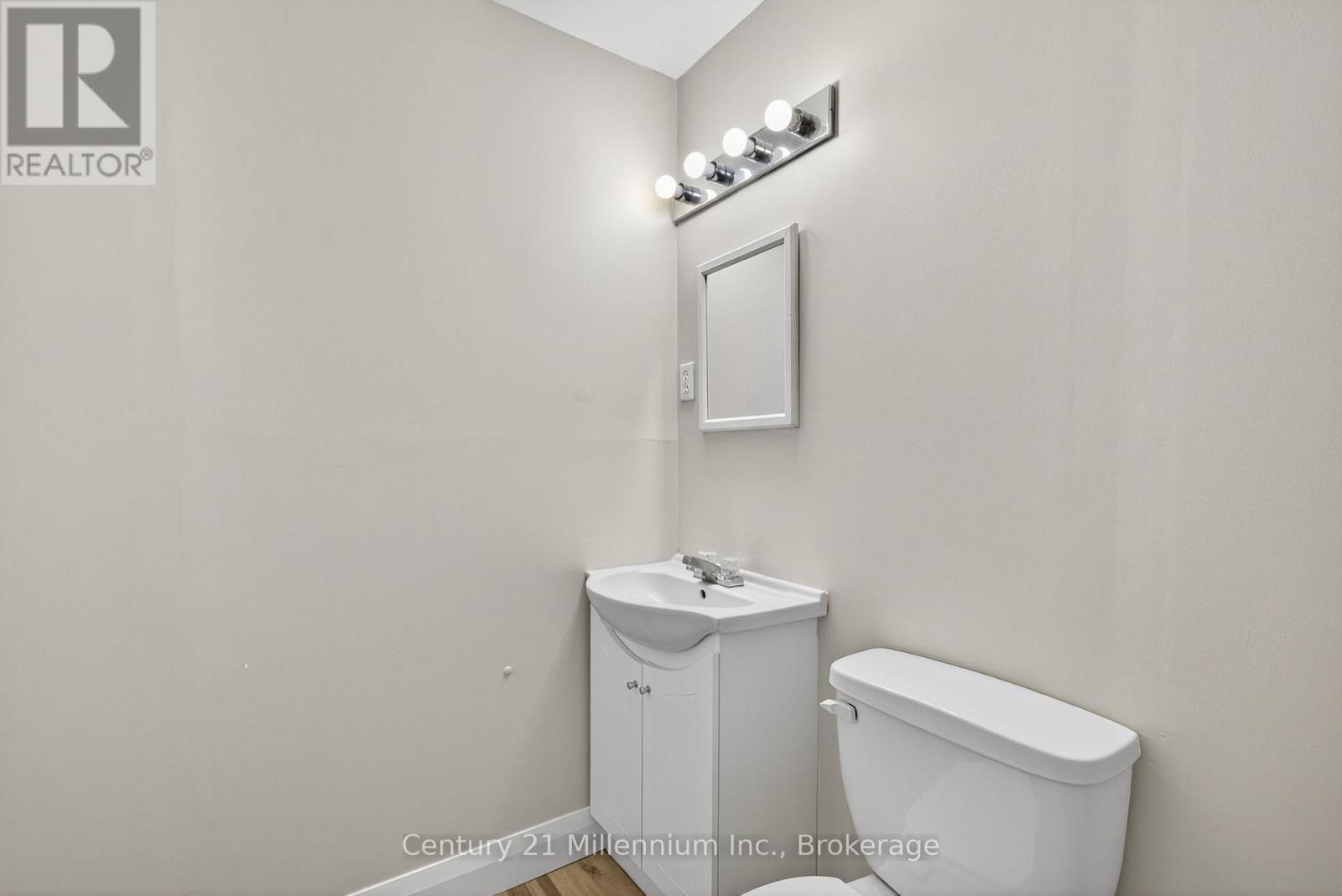 702 Spillsbury Drive, Peterborough (Otonabee Ward 1), Ontario  K9K 2K2 - Photo 40 - X12388120
