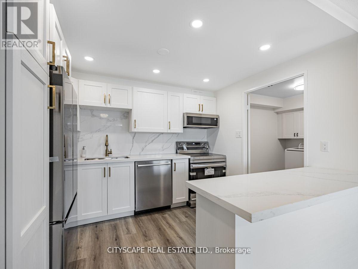 304 - 1320 Mississauga Valley Boulevard, Mississauga (Mississauga Valleys), Ontario  L5A 3S8 - Photo 12 - W12388469