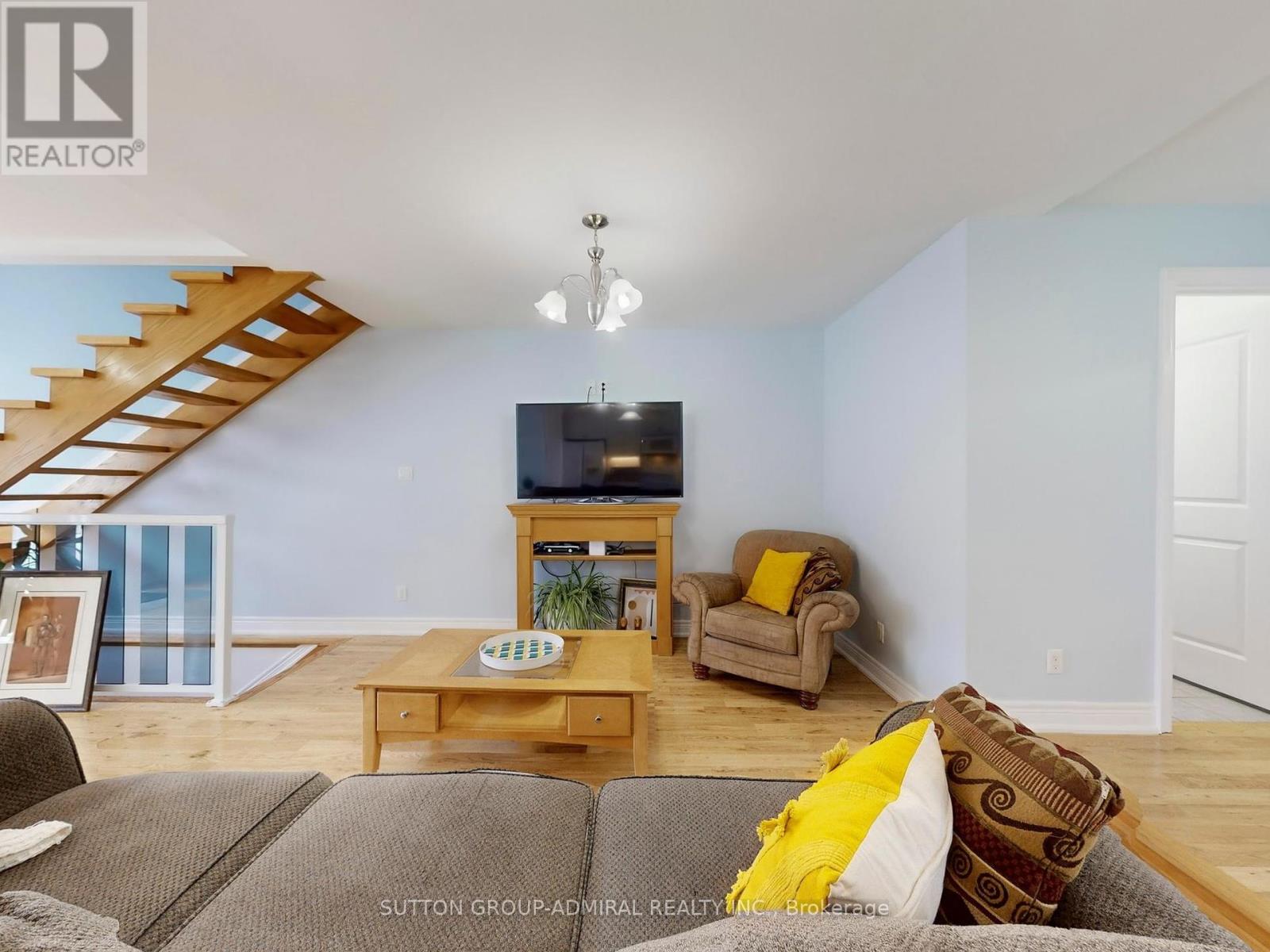12 Abbs Street, Toronto, Ontario  M6K 1M6 - Photo 7 - W12388492