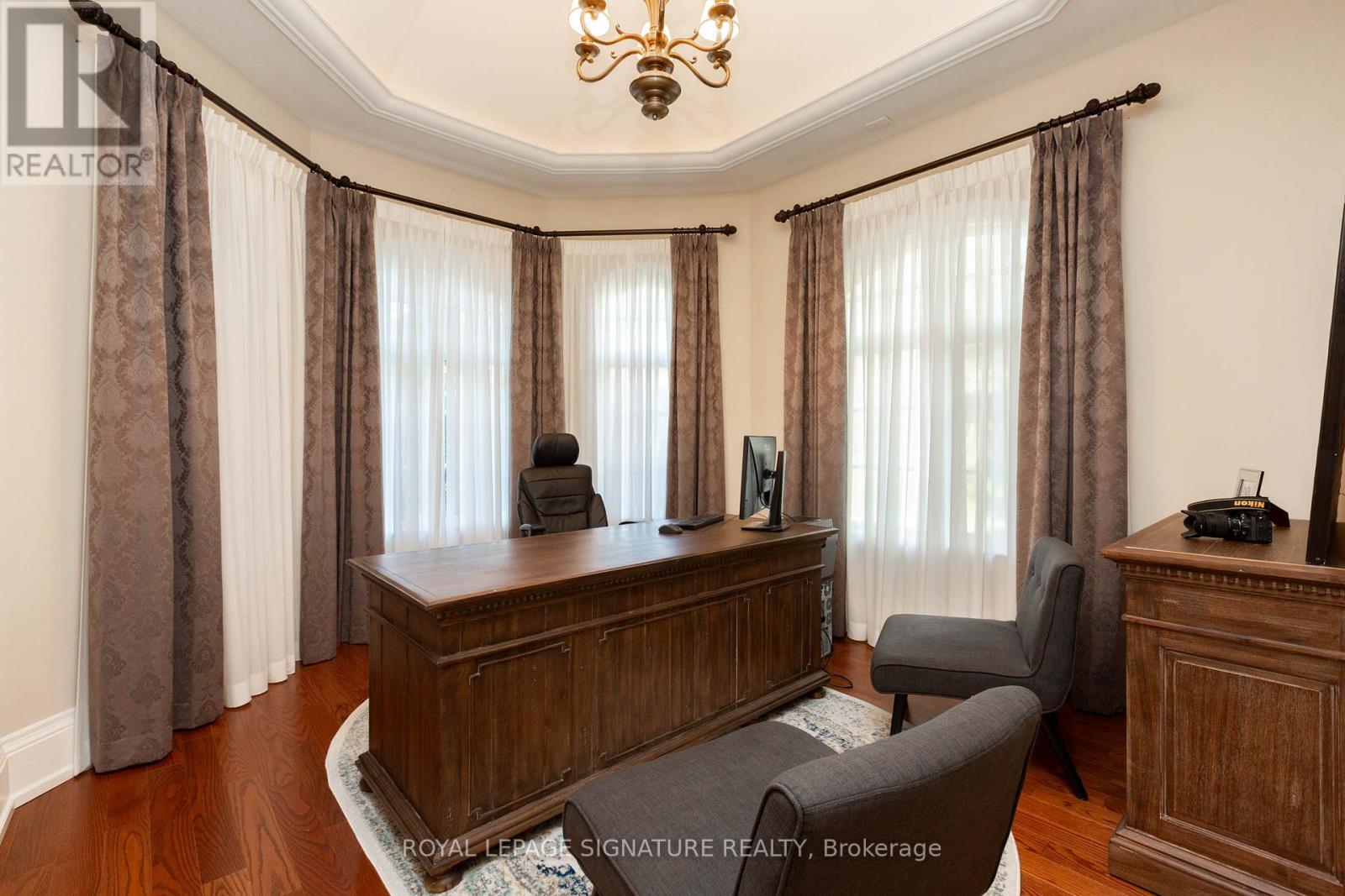 1161 Tecumseh Park Drive, Mississauga, Ontario  L5H 2W3 - Photo 13 - W12388518