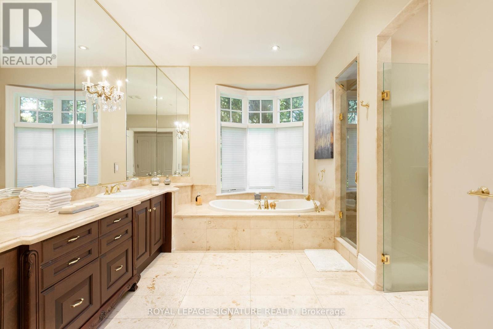 1161 Tecumseh Park Drive, Mississauga, Ontario  L5H 2W3 - Photo 17 - W12388518