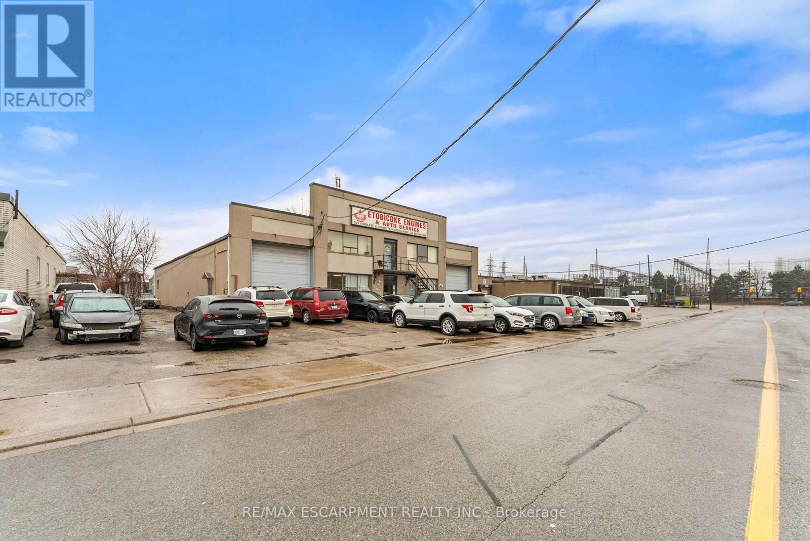 371 OLIVEWOOD ROAD, Toronto, Ontario