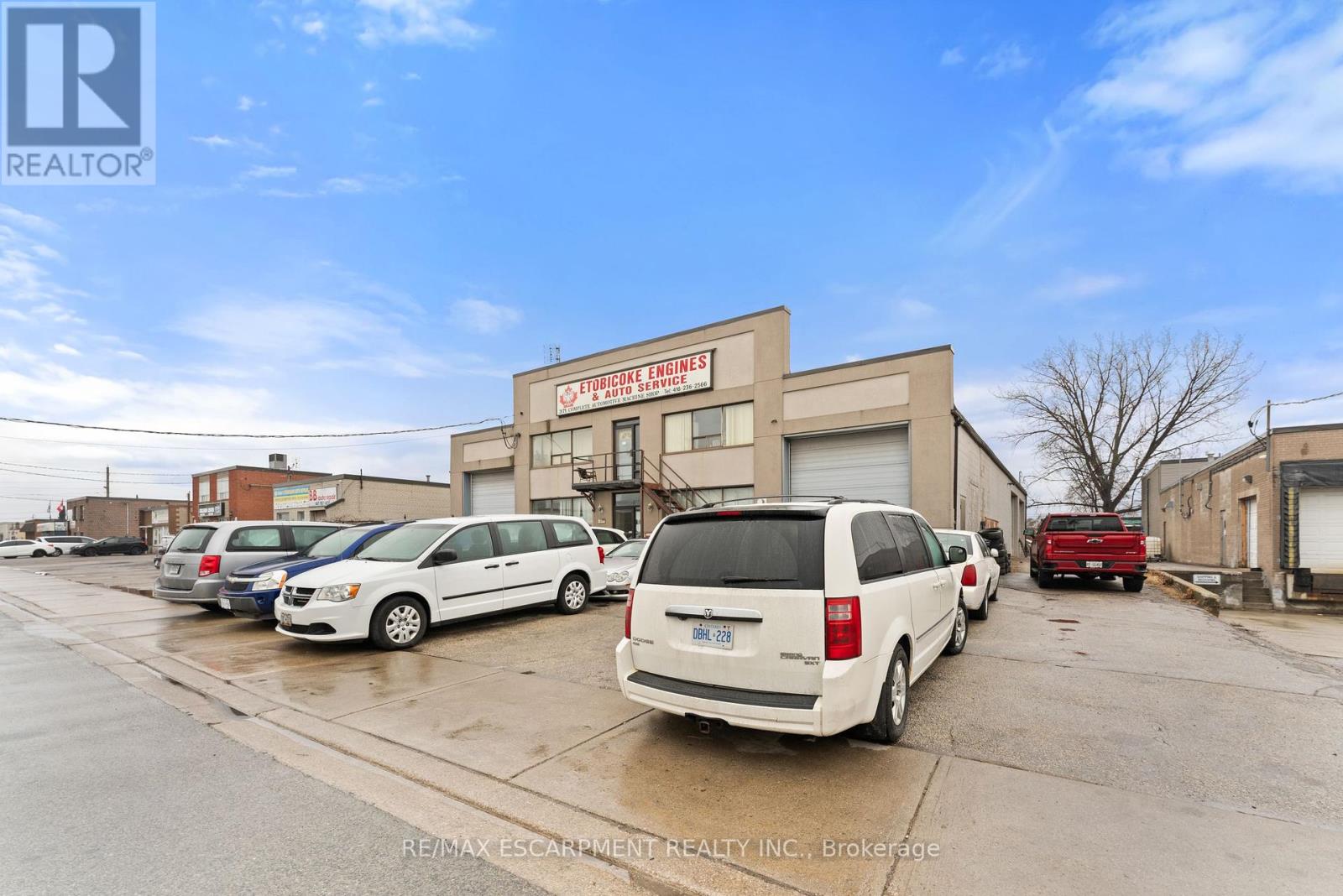 371 Olivewood Road, Toronto, Ontario  M8Z 2Z8 - Photo 2 - W12388529