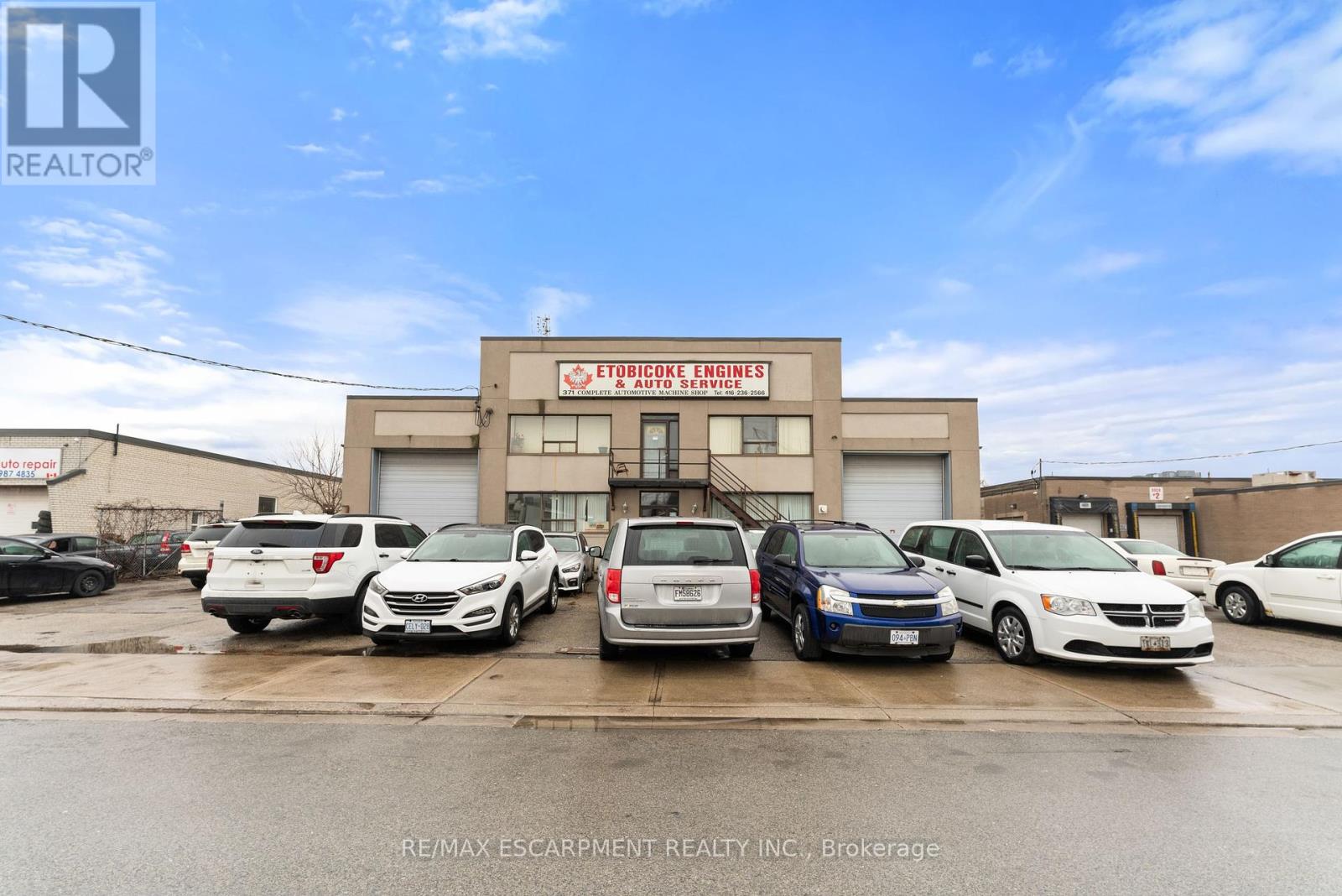 371 Olivewood Road, Toronto, Ontario  M8Z 2Z8 - Photo 3 - W12388529