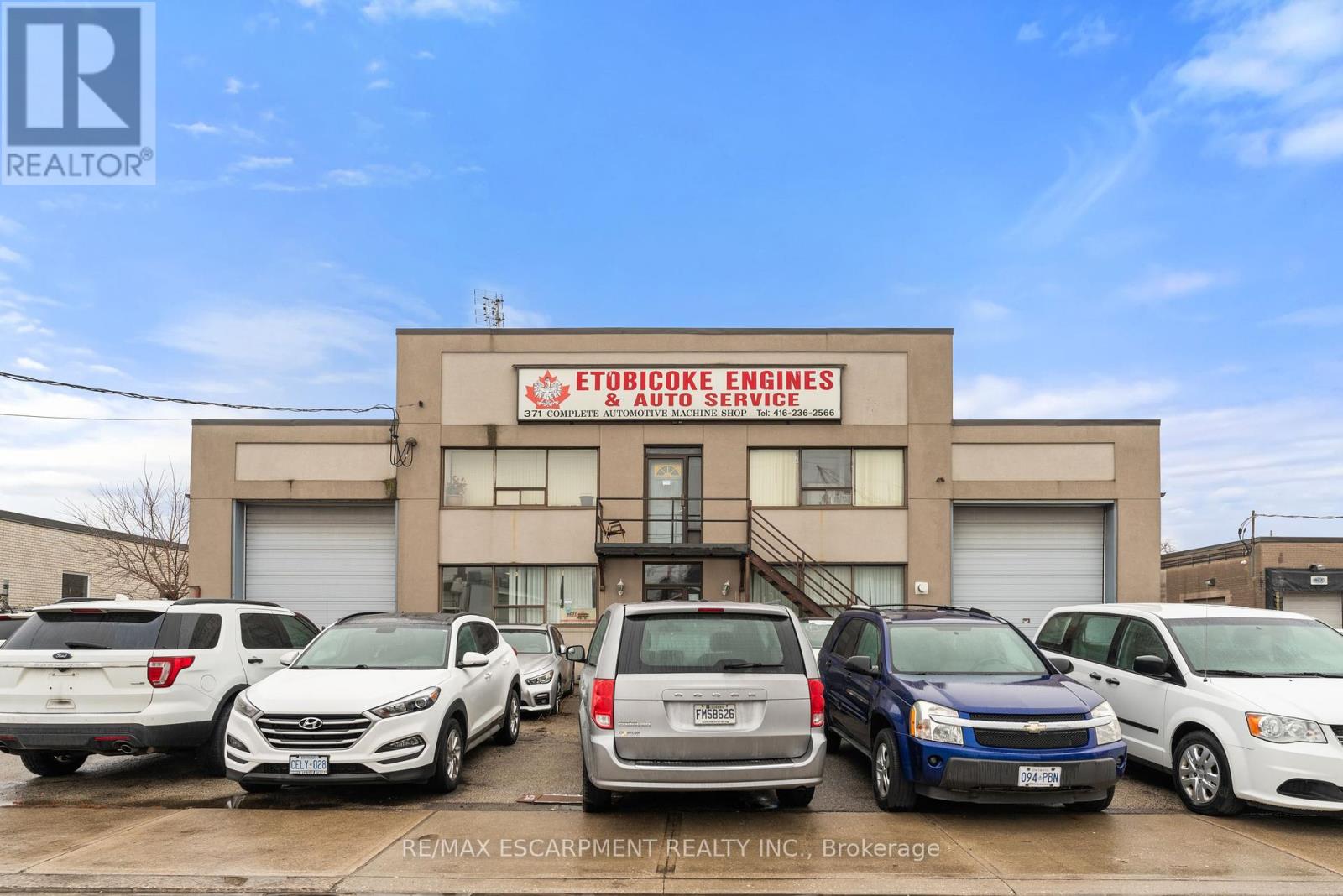 371 Olivewood Road, Toronto, Ontario  M8Z 2Z8 - Photo 4 - W12388529