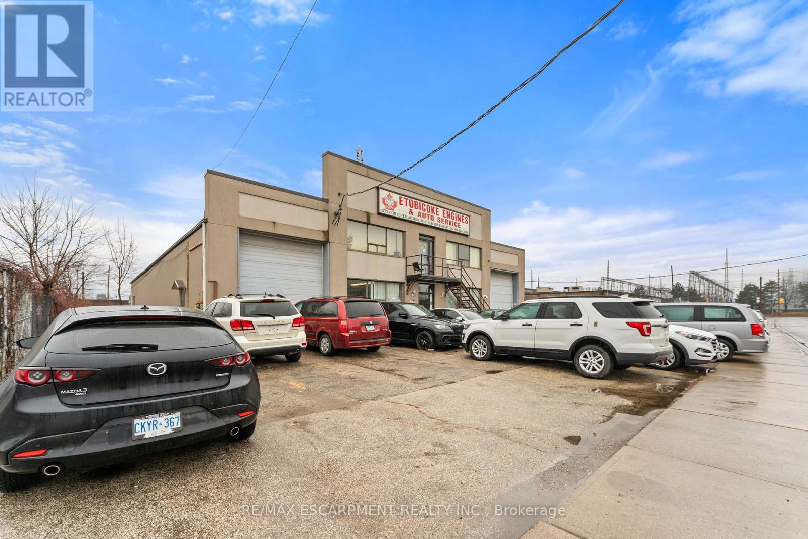 371 Olivewood Road, Toronto, Ontario  M8Z 2Z8 - Photo 5 - W12388529