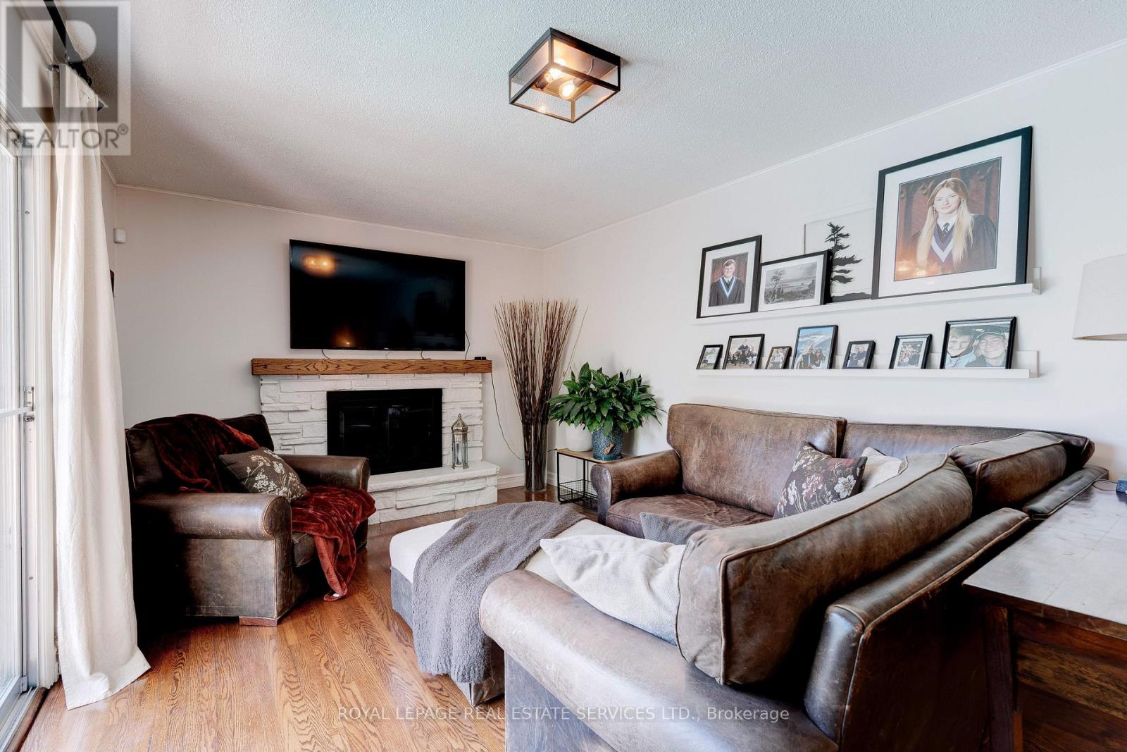 297 Sunset Drive, Oakville (Br Bronte), Ontario  L6L 3M5 - Photo 16 - W12388545