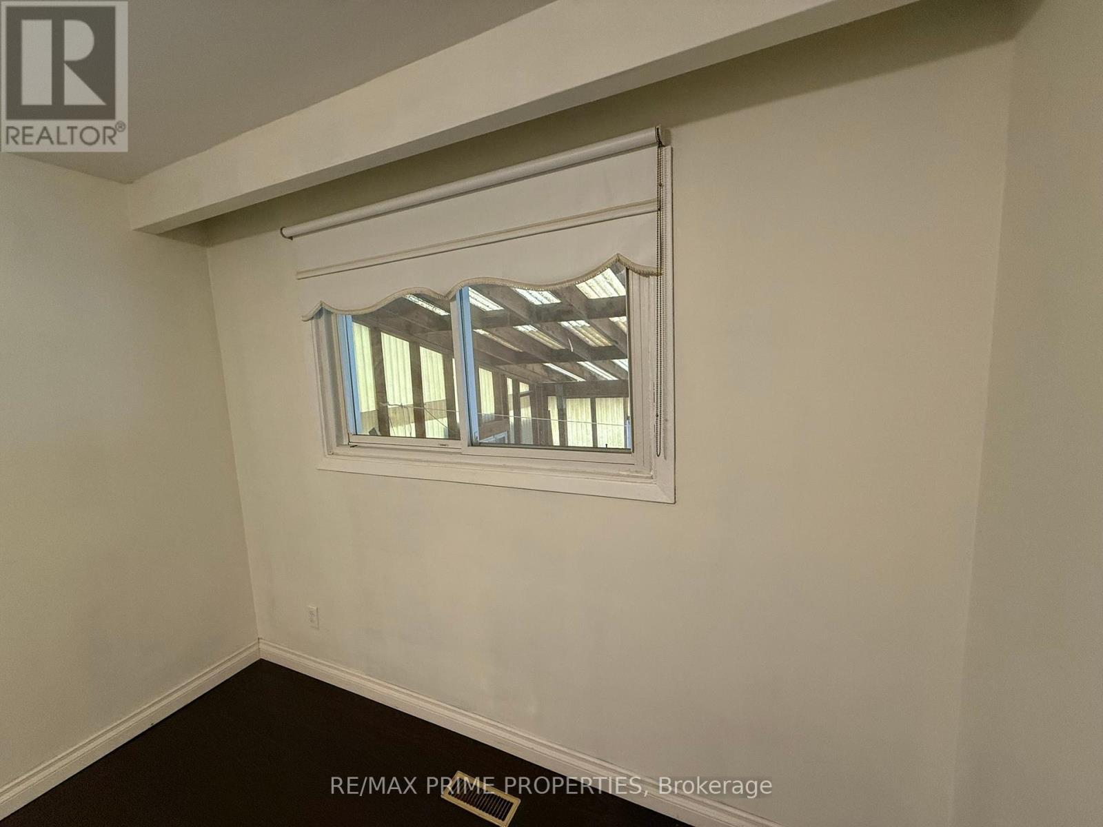 Upper - 3563 Laddie Crescent, Mississauga, Ontario  L4T 1N2 - Photo 12 - W12388550