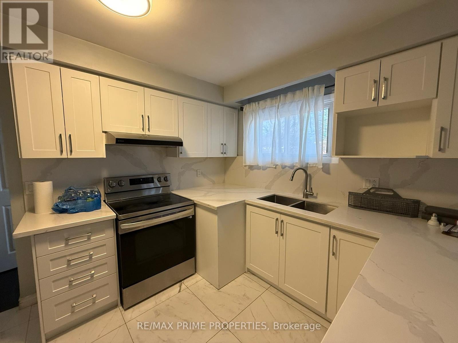 Upper - 3563 Laddie Crescent, Mississauga, Ontario  L4T 1N2 - Photo 7 - W12388550