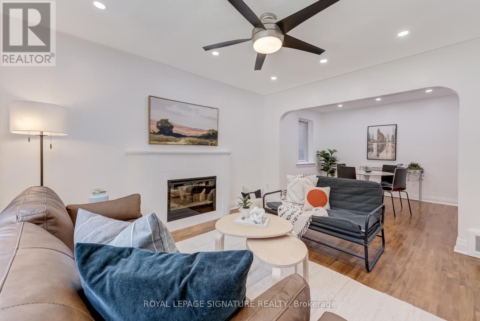 Property at 33 ASH CRESCENT image 3