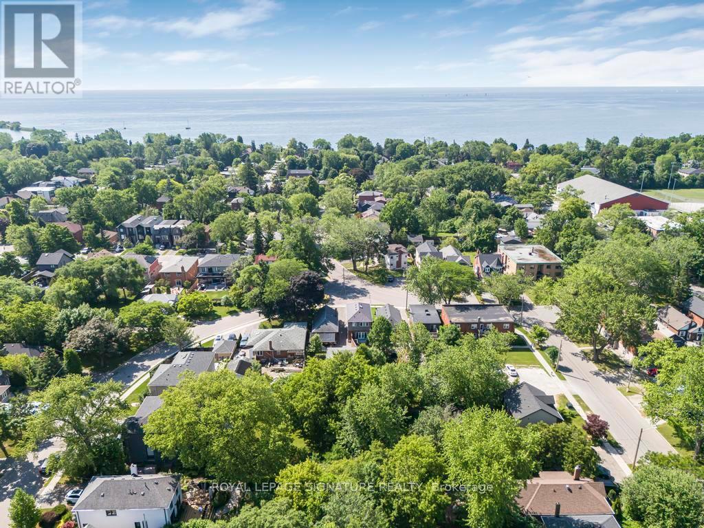 33 Ash Crescent, Toronto (Long Branch), Ontario  M8W 1E4 - Photo 32 - W12388566