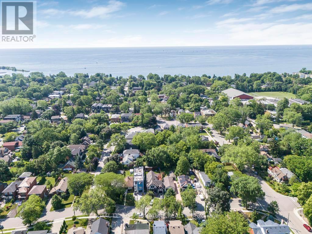 33 Ash Crescent, Toronto (Long Branch), Ontario  M8W 1E4 - Photo 34 - W12388566
