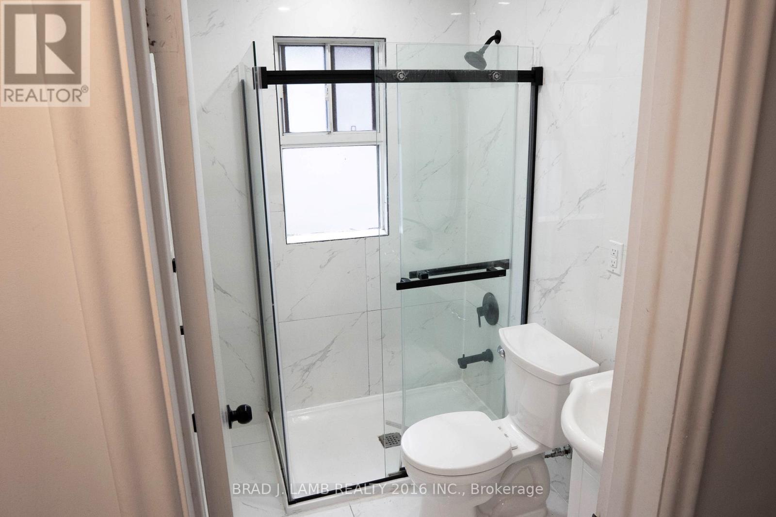 42 Lynnford Drive, Toronto (Islington-City Centre West), Ontario  M9B 1H7 - Photo 13 - W12388620