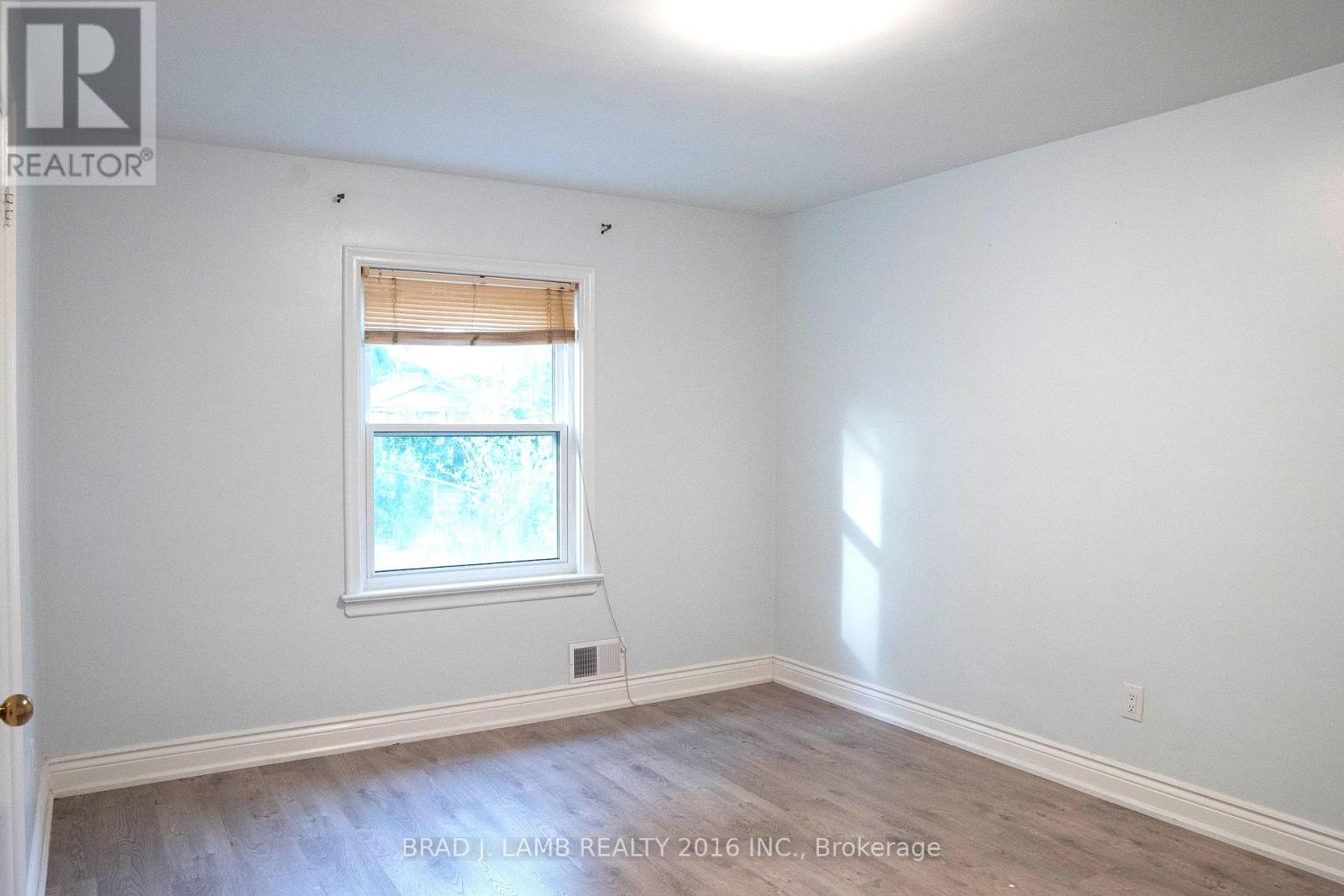 42 Lynnford Drive, Toronto (Islington-City Centre West), Ontario  M9B 1H7 - Photo 15 - W12388620