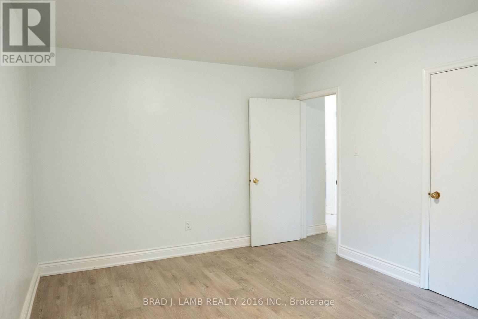 42 Lynnford Drive, Toronto (Islington-City Centre West), Ontario  M9B 1H7 - Photo 17 - W12388620