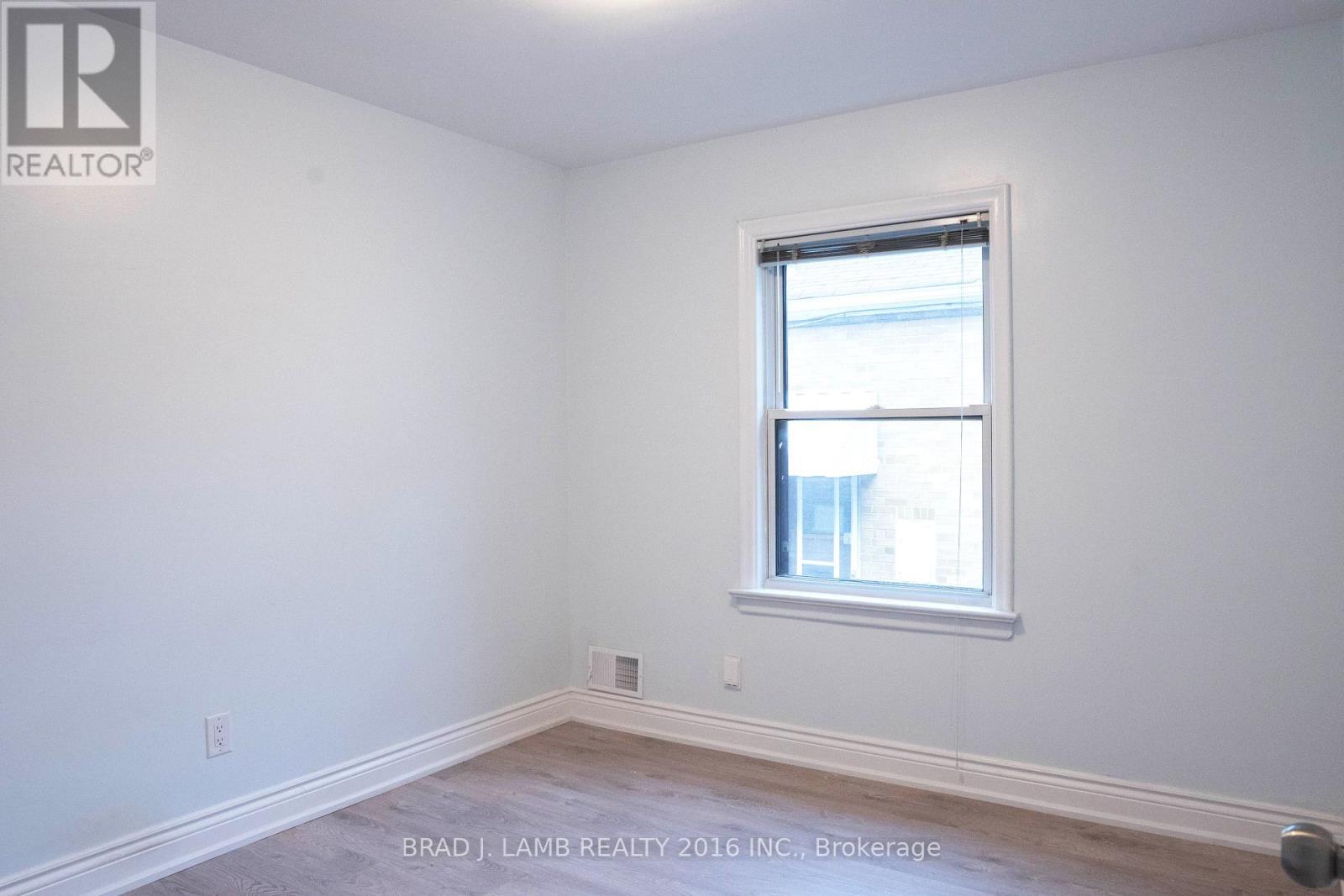 42 Lynnford Drive, Toronto (Islington-City Centre West), Ontario  M9B 1H7 - Photo 19 - W12388620