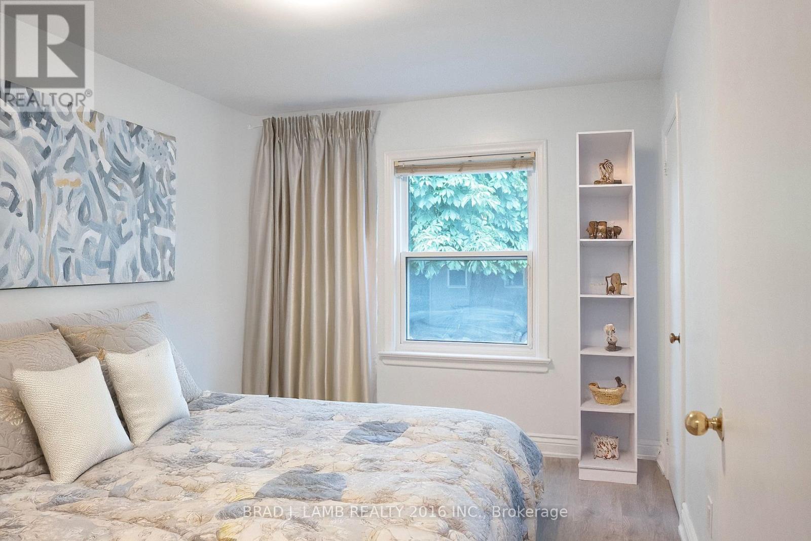42 Lynnford Drive, Toronto (Islington-City Centre West), Ontario  M9B 1H7 - Photo 20 - W12388620