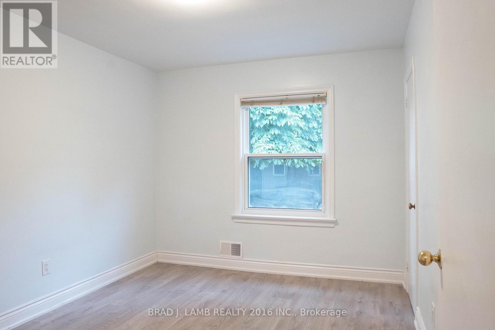 42 Lynnford Drive, Toronto (Islington-City Centre West), Ontario  M9B 1H7 - Photo 21 - W12388620