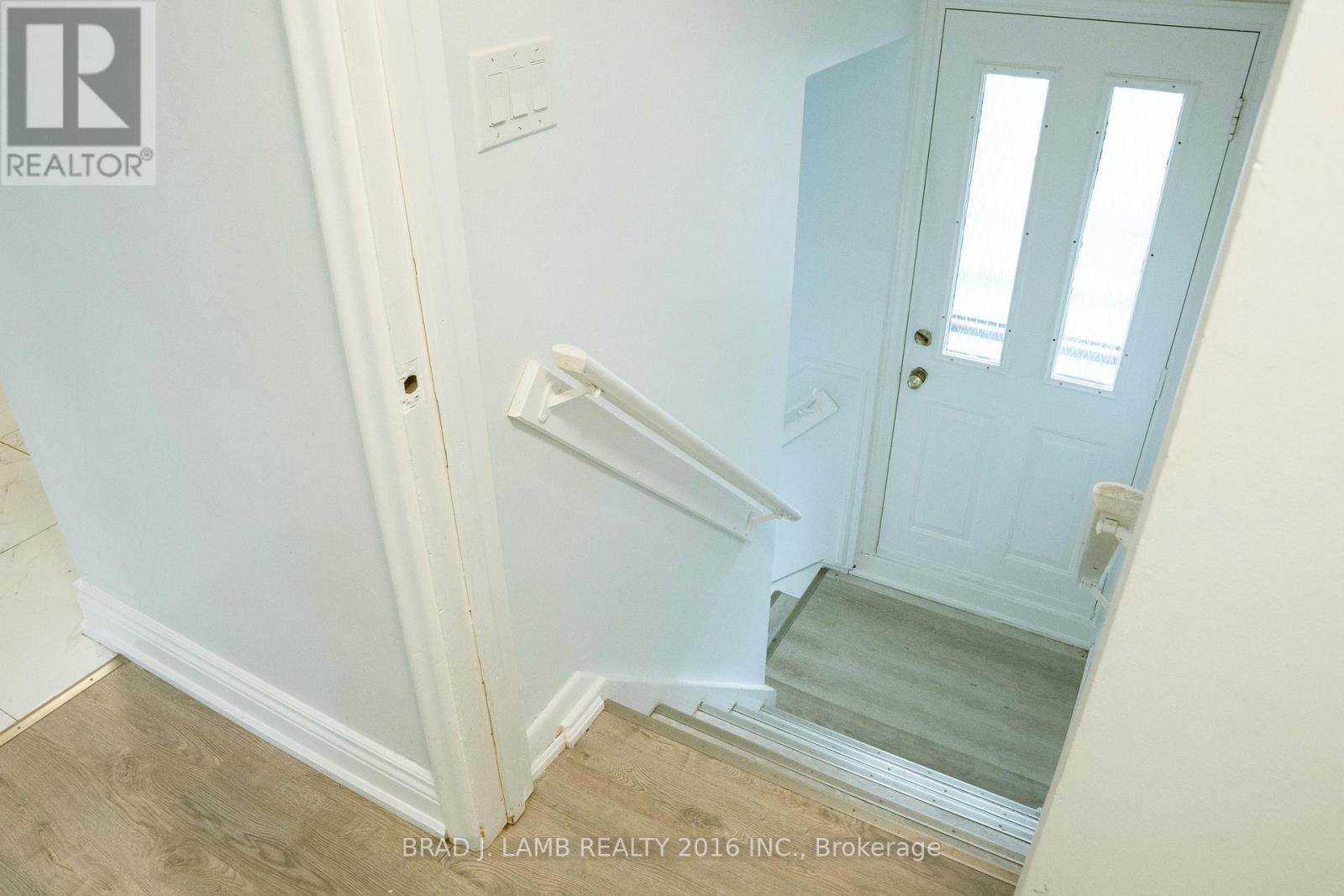 42 Lynnford Drive, Toronto (Islington-City Centre West), Ontario  M9B 1H7 - Photo 22 - W12388620