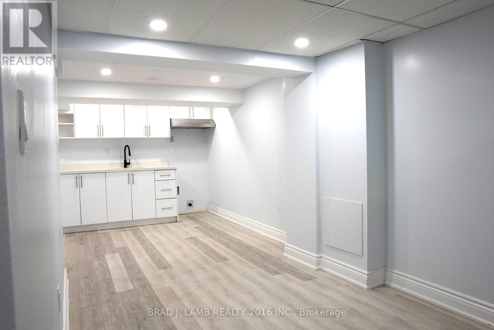 42 Lynnford Drive, Toronto (Islington-City Centre West), Ontario  M9B 1H7 - Photo 25 - W12388620