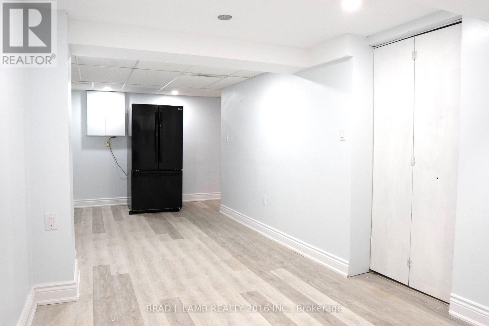 42 Lynnford Drive, Toronto (Islington-City Centre West), Ontario  M9B 1H7 - Photo 26 - W12388620