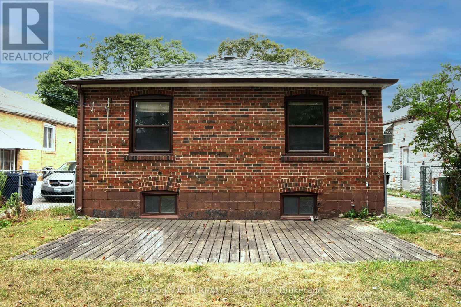 Property at 42 LYNNFORD DRIVE image 3